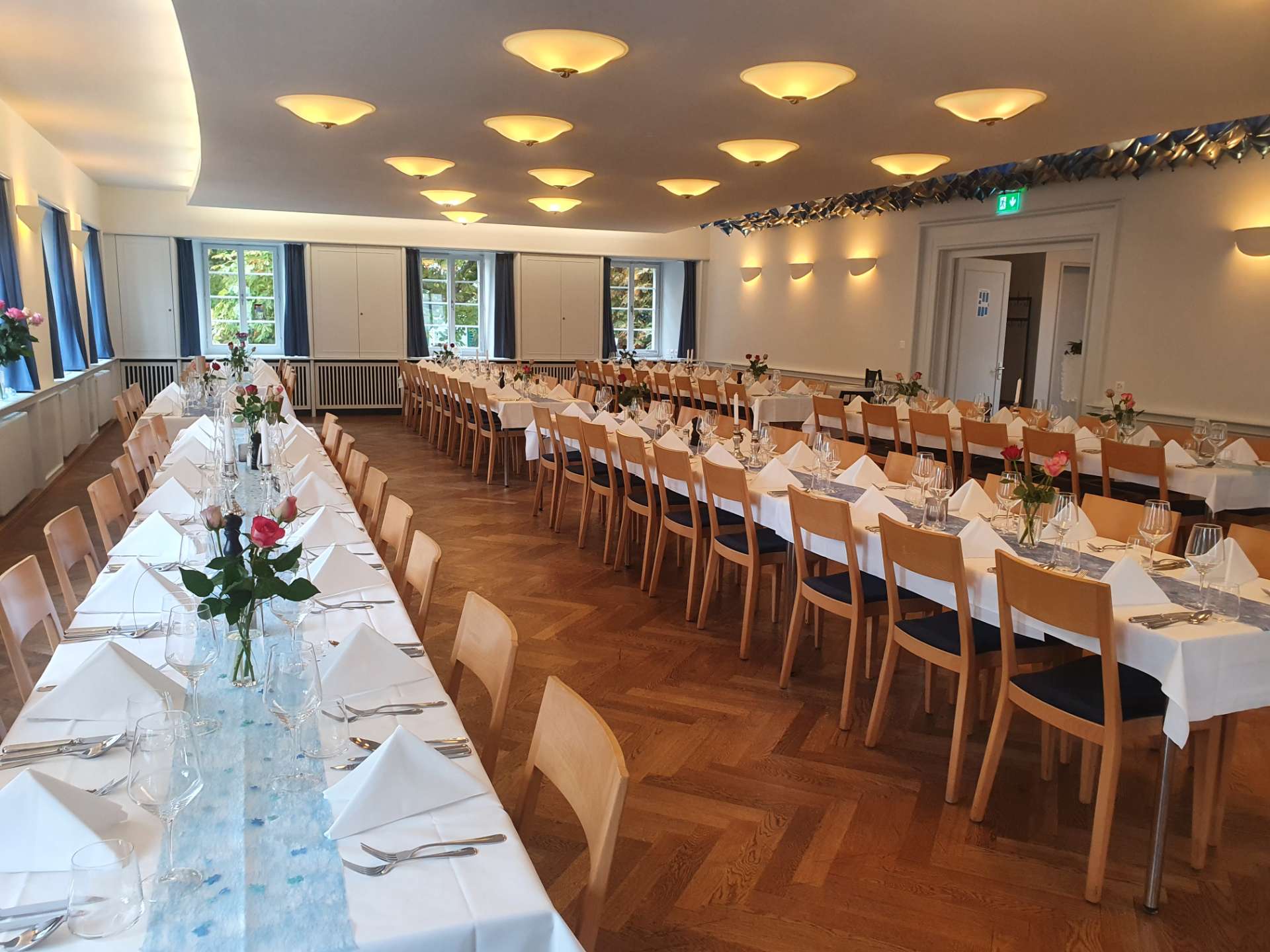 Festlich gedeckter Saal